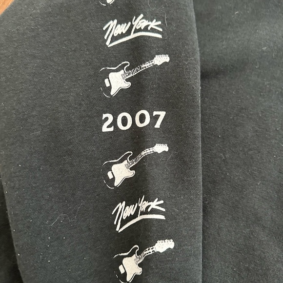 BRANDY MELVILLE CROSSROADS CROPPED SWEATER - Picture 4 of 6